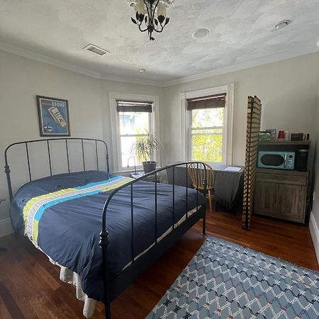 Private Room In A Grand House Boston Exterior foto