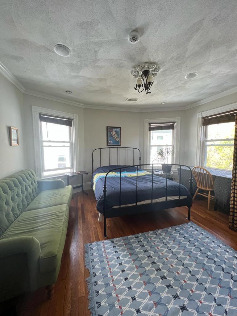 Private Room In A Grand House Boston Exterior foto