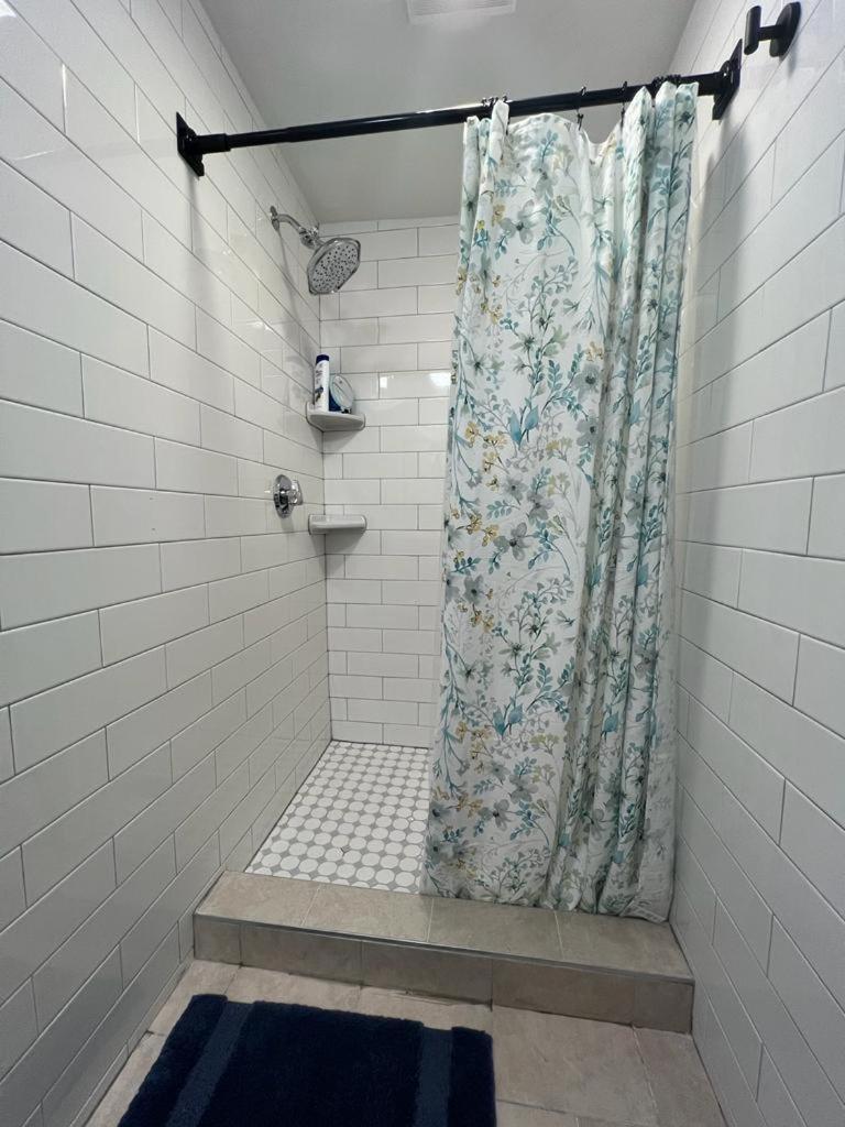 Private Room In A Grand House Boston Exterior foto